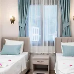 Suna House Guest house