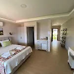 Guest house Suna House 4*