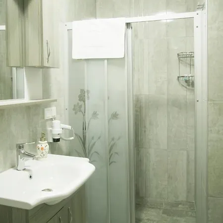 Guest house Suna House